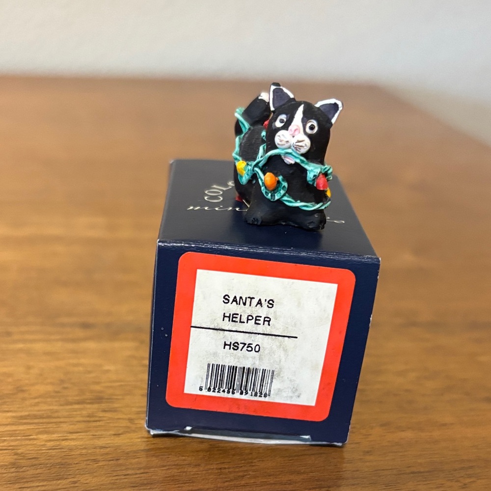 Colourbox Collectibles Peter Fagan’s  Home Sweet Home Mini Cat Figurine Set - Picture 13 of 16